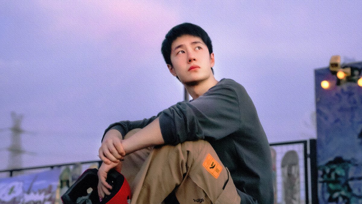 ไม่ได้มองว่าคนนี้คือหวังอี้ป๋อเลย ดูไงก็ซั่วซั่ว ซั่วซั่ว เด็กที่รักการเต้น ผมเต้นได้ ผมไม่ต้องการเงิน