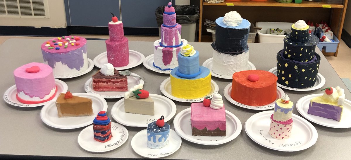 preletzBASDart's tweet photo. Delicious desserts by the Miller Heights Art Club! ⁦@MillerHeightsES⁩ ⁦@BethlehemAreaSD⁩ #Basdarts https://t.co/XQvWOvGq17