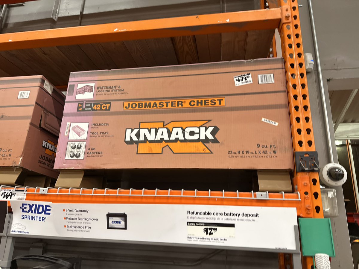 ScytheBoi96's tweet image. Added more truck boxes to the front, but them KNAACK ones, damn they be heavy. But I got it solved lol 
#LiftingWhileWorking #BusySnep #MakeThatMoney #SnepLife