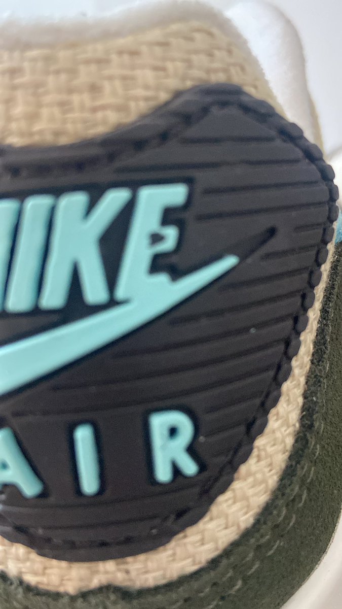 withnail69's tweet photo. #GotItOnStockX :( https://t.co/KfXPJFxIkT