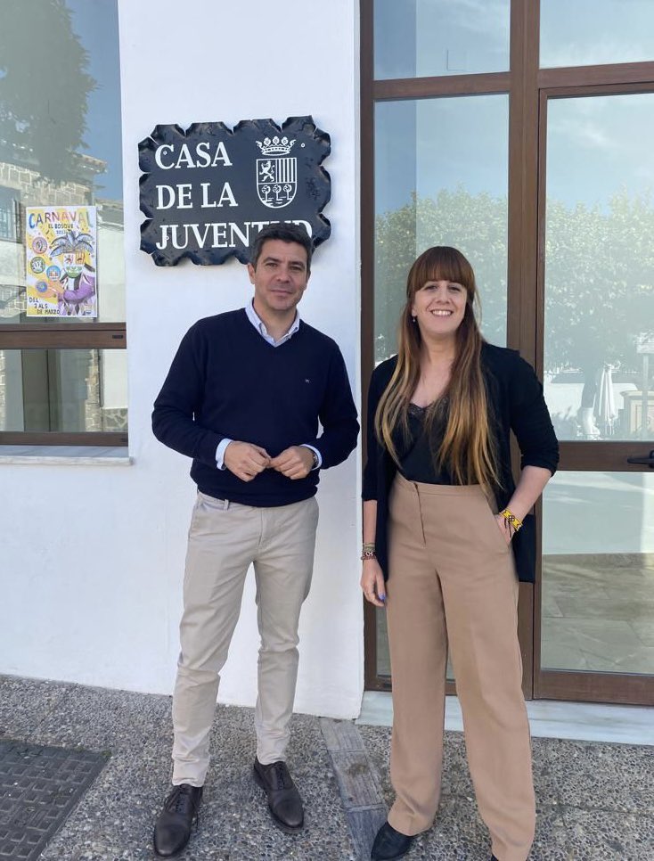 SergioRomeroJ's tweet image. Productiva mañana en unos de los enclaves de la Sierra de Grazalema:
#ElBosque. Me he reunido con su Alcaldesa, Pilar, para trabajar, desde el @IAJuventud, conjuntamente por los jóvenes del pueblo.

Seguimos llevando el #IAJ a cada rincón de la prov de #Cádiz💪💚@AndaluciaJunta