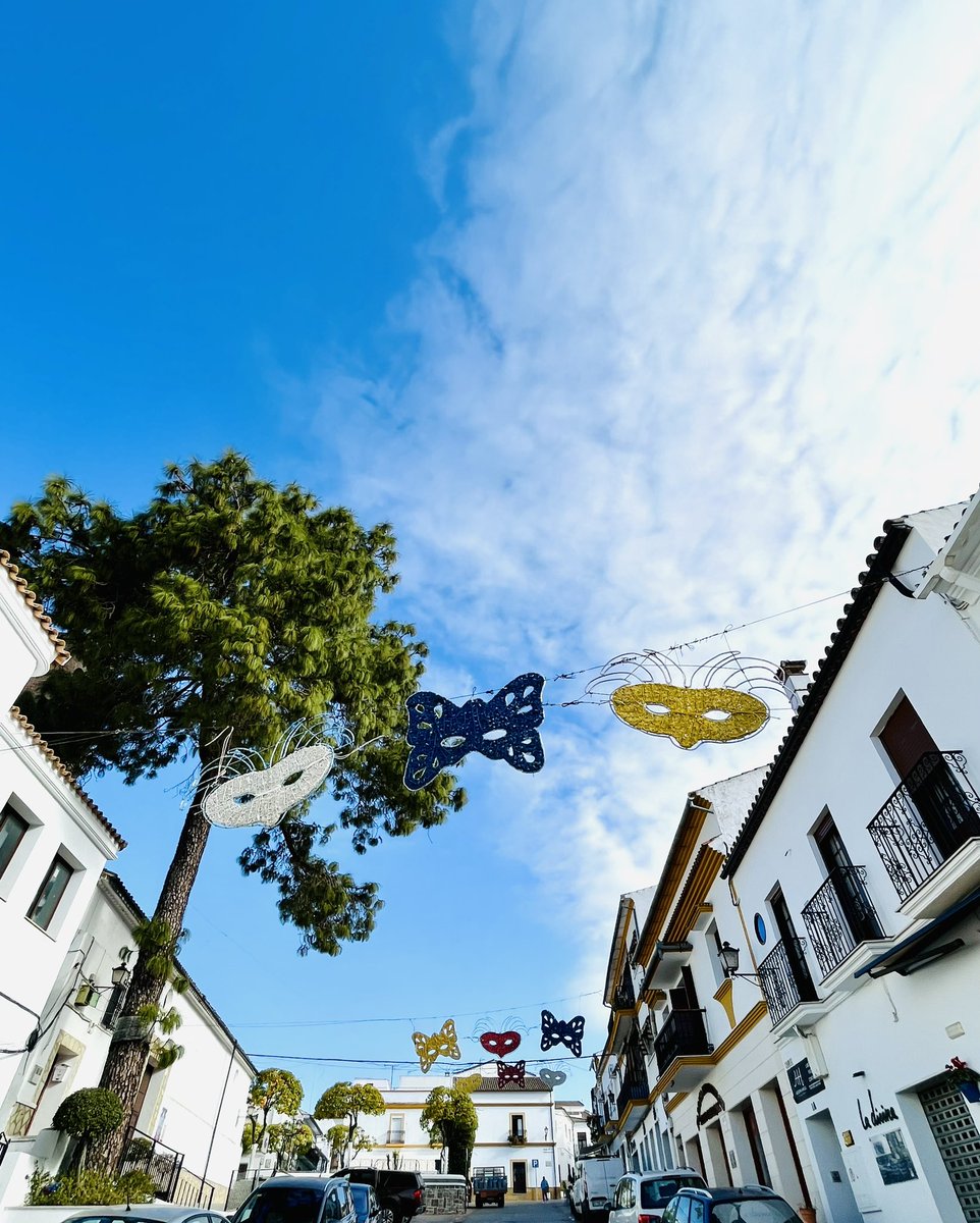 SergioRomeroJ's tweet image. Productiva mañana en unos de los enclaves de la Sierra de Grazalema:
#ElBosque. Me he reunido con su Alcaldesa, Pilar, para trabajar, desde el @IAJuventud, conjuntamente por los jóvenes del pueblo.

Seguimos llevando el #IAJ a cada rincón de la prov de #Cádiz💪💚@AndaluciaJunta