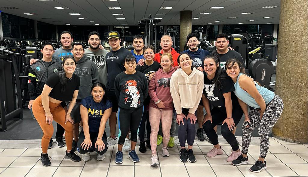 La selección nacional🏋🏽‍♂️🇲🇽 inicia concentración en el #CNAR <a href="/CONADE/">CONADE DE BOLIVIA</a> con miras al último clasificatorio en RD 🇩🇴 rumbo a <a href="/SSalvador2023/">San Salvador 2023</a>🇸🇻 mucho éxito atletas y entrenadores #halterofilia #liftCLEAN <a href="/panampesas/">Federación Panamericana de Lev. de Pesas</a> <a href="/iwfnet/">International Weightlifting Federation</a>