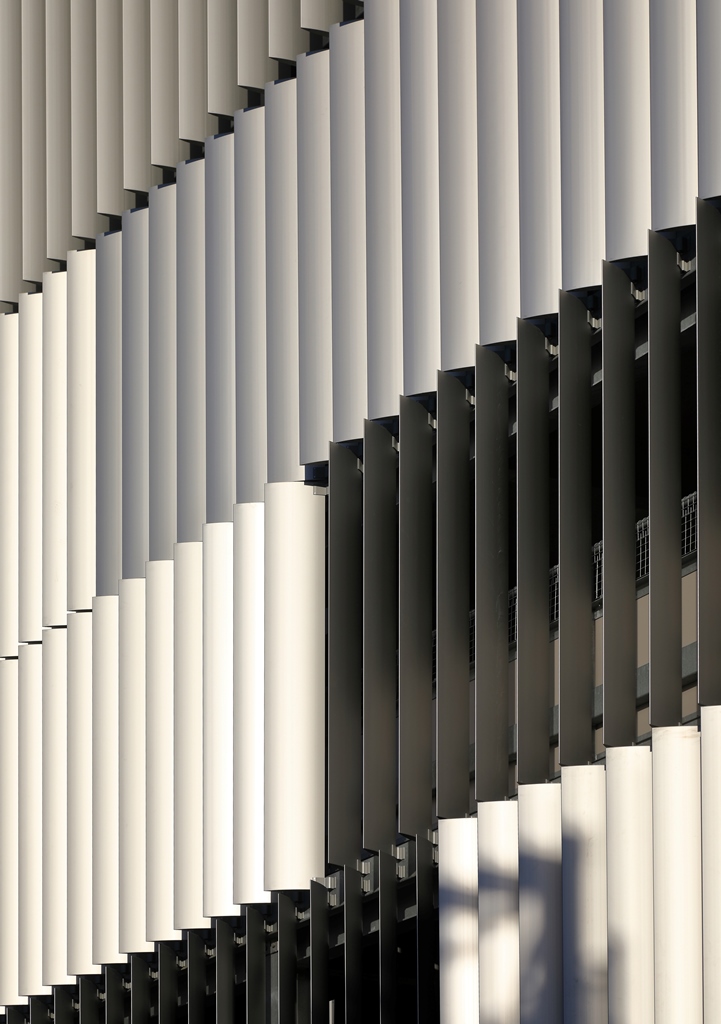 Brise Soleil not only offers solar shading but can also add a lovely touch to your building's façade! Our systems are available in a range of complementary or contrasting colours and finishes that will enhance your building's aesthetic design.
#Brisesoleil#Solarshading#facades