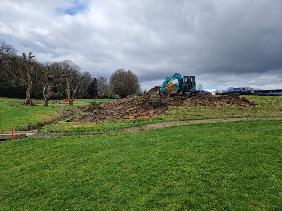 Rea Shapping  bank Easier Maintains