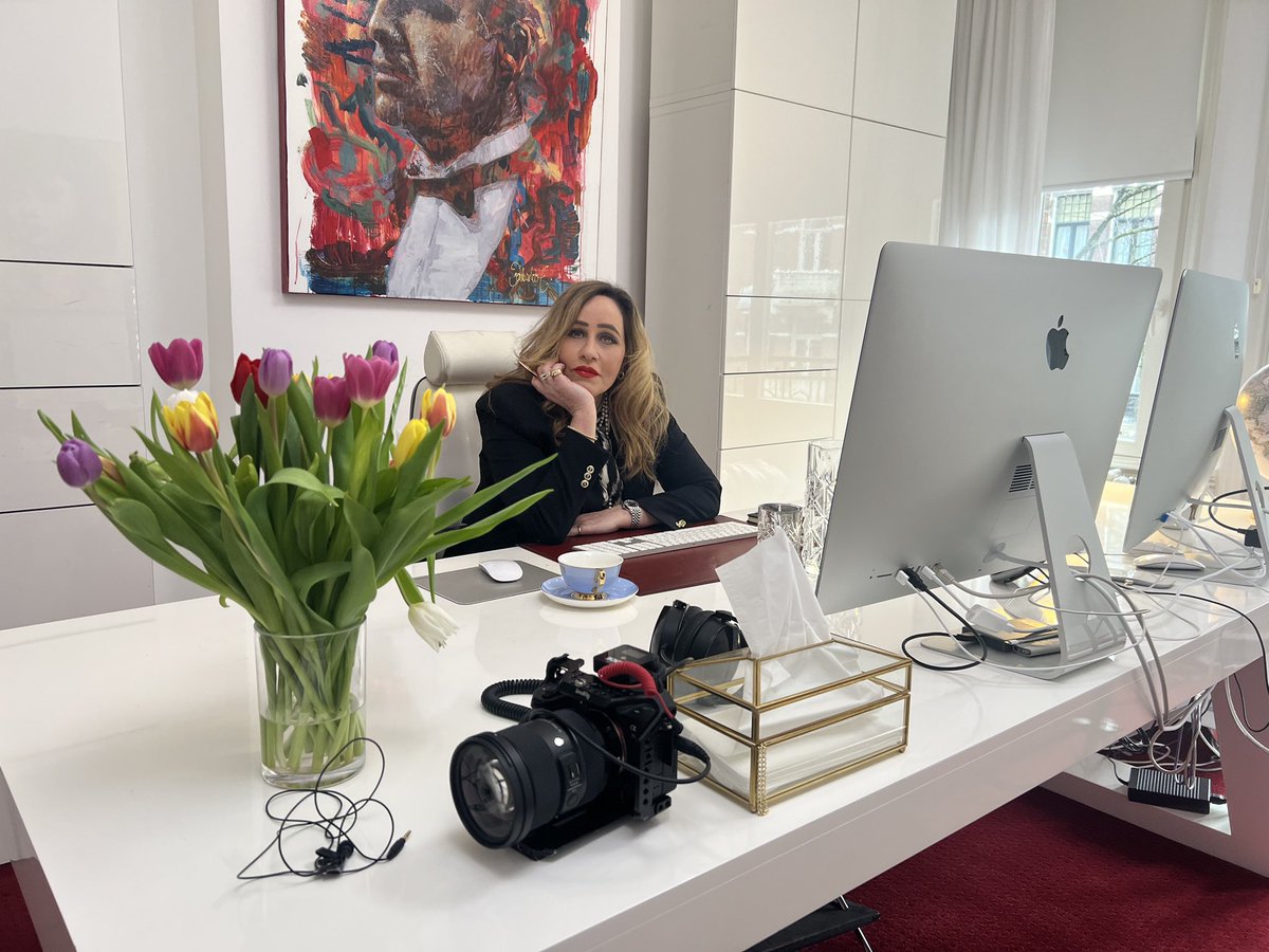 ConchitavRooij's tweet photo. Als expert ben ik te zien in het nieuwe seizoen van Next Level TV op RTLZ en Videoland. Hier alvast een voorproefje van een top-opnamedag, samen met een geweldige crew van Myopen Media.
Met deze ondernemerstips ga jij er komen, because the good is yet to come! #NextLevelTV https://t.co/abzCK2epil