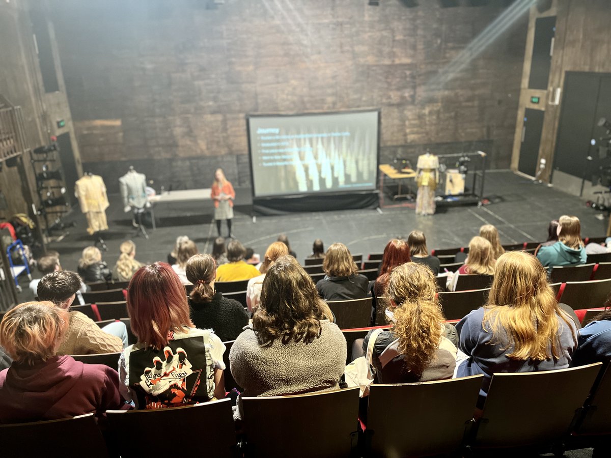 Our #ArtsCareersFair at <a href="/TheRSC/">The RSC</a> is underway! Quick break for lunch then time for our afternoon activities.
