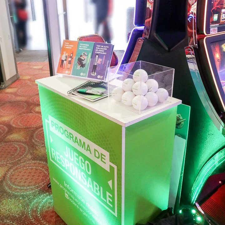 JResponsableBA's tweet image. ✅ Acciones Día Internacional del Juego Responsable. 

💚 El Director General del Programa, Lic. Mauro Ernesto Guevara, visitó el Bingo de la ciudad de La Plata, de @codereAr Argentina, para participar de una jornada de concientización sobre 
#JuegoResponsable.