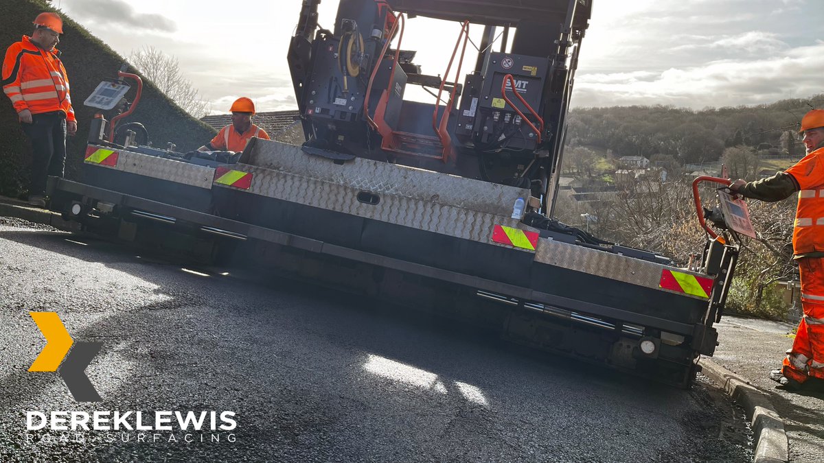 DerekLewisLtd's tweet photo. Well, this was no ordinary surfacing project… far from it. 

Follow the link to read more: ->
https://t.co/QdrN1Tkh4x

#roadsurfacing #civilengineering #westyorksire #asphaltpaving https://t.co/cSBsFOZnPE