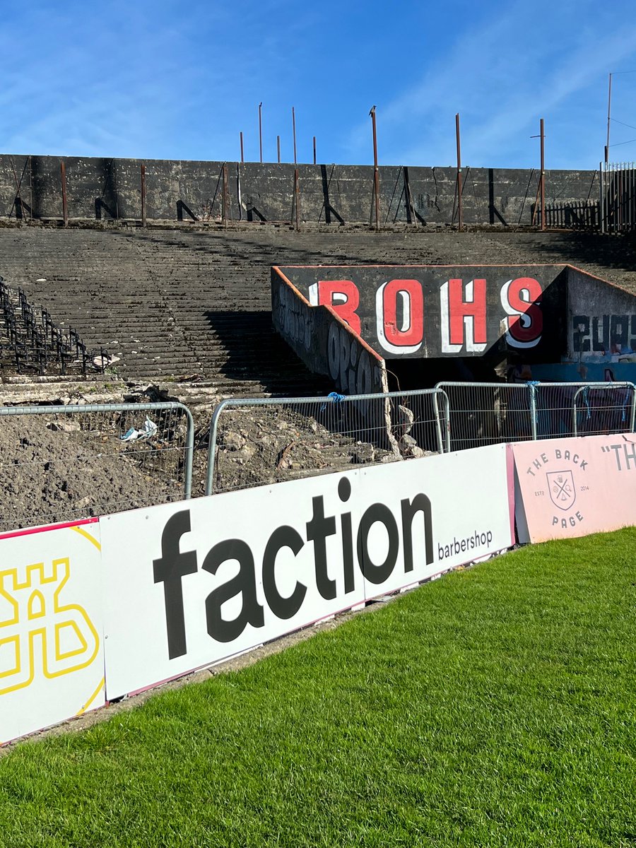 bfcdublin's tweet photo. Big welcome to new and upgraded local sign partners @factionbarbers @BangBangD7 amd Frank Fleming estates Harts Corner 🔴⚫️

#SupportLocal https://t.co/3MjGfCNoSK