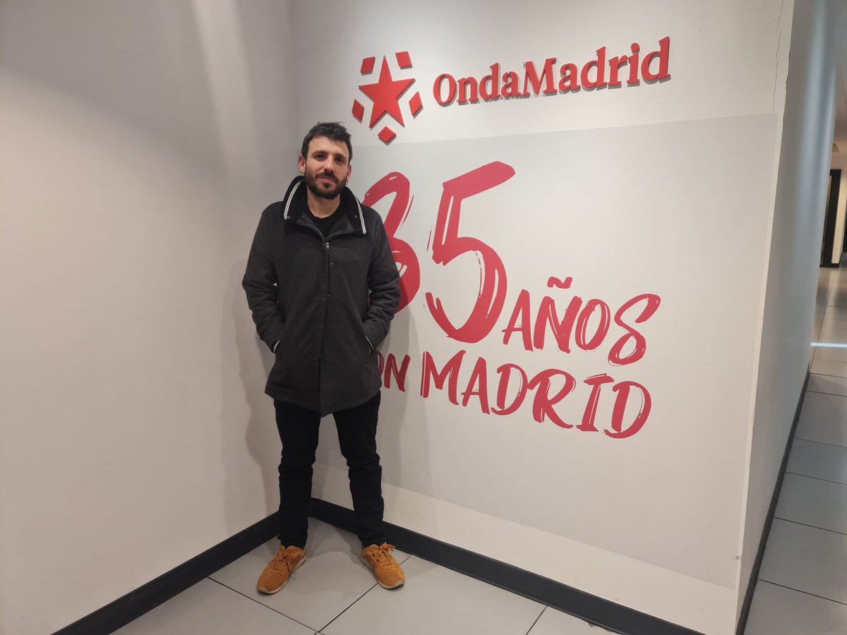 La madrugada del sábado al domingo, a las doce de la noche, estará Pablo Sánchez para hablarnos de su proyecto musical <a href="/ciudadjara/">Ciudad Jara</a> en #LaRegadera de <a href="/OndaMadrid/">Onda Madrid</a>