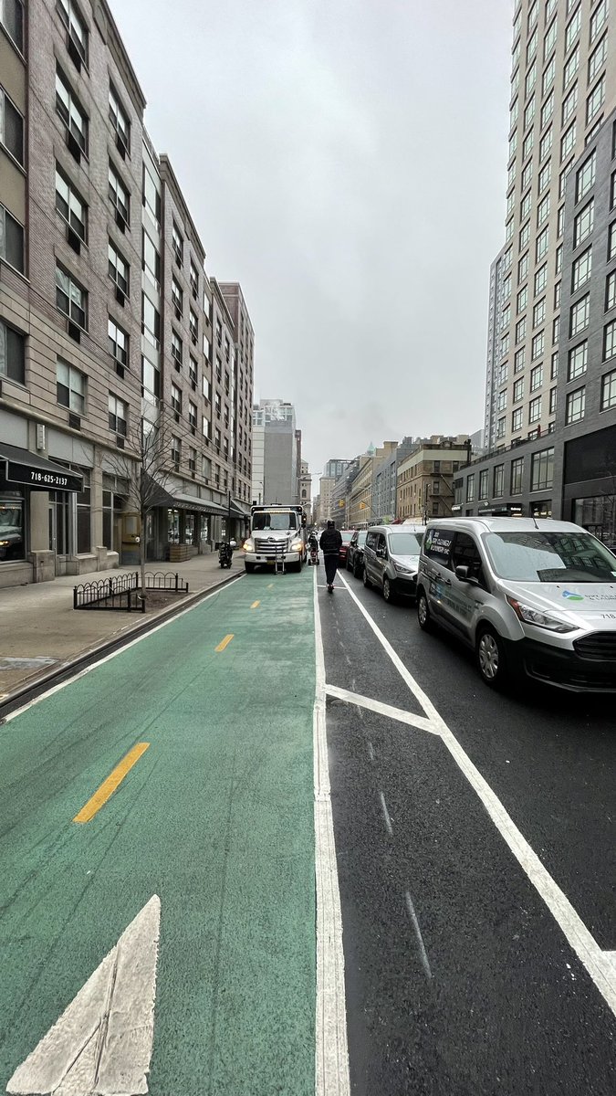 Another day, another <a href="/BrooklynFare1/">Brooklyn Fare</a> delivery truck parked in the schermerhorn bike lane 🤬 <a href="/StreetsblogNYC/">Streetsblog New York City</a> <a href="/NYC_DOT/">NYC DOT</a> @ourbikelanenyc
