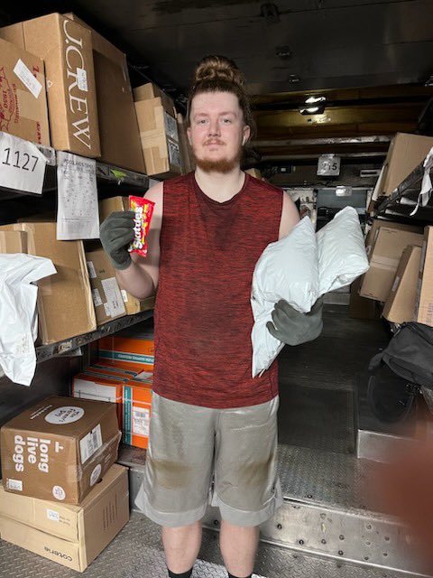 AbdulAb45258458's tweet photo. Team Willowbrook is recognizing today’s “Zer0 Her0es”. Way to go, D’myshea, Johnnie, Zuly and Nathan. Providing perfect service to your customers 👏👏👏👌
#WillowbrookStrong
#WillowBest
#TogetherWeAreUPS
@SoCalLeaders
@ealarcon10
@Buckeyes2231
@RedRiverUPSers
@UPSers https://t.co/yVGVzR1h6z