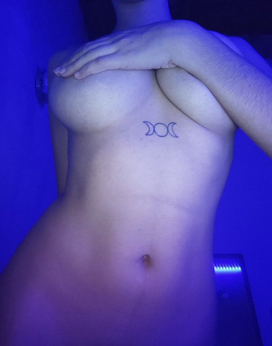 POV I&rsquo;m about to suffocate you with my 🍒s   https://t.co/VgJF6Pihjr https://t.co/VG6sAb2PFy