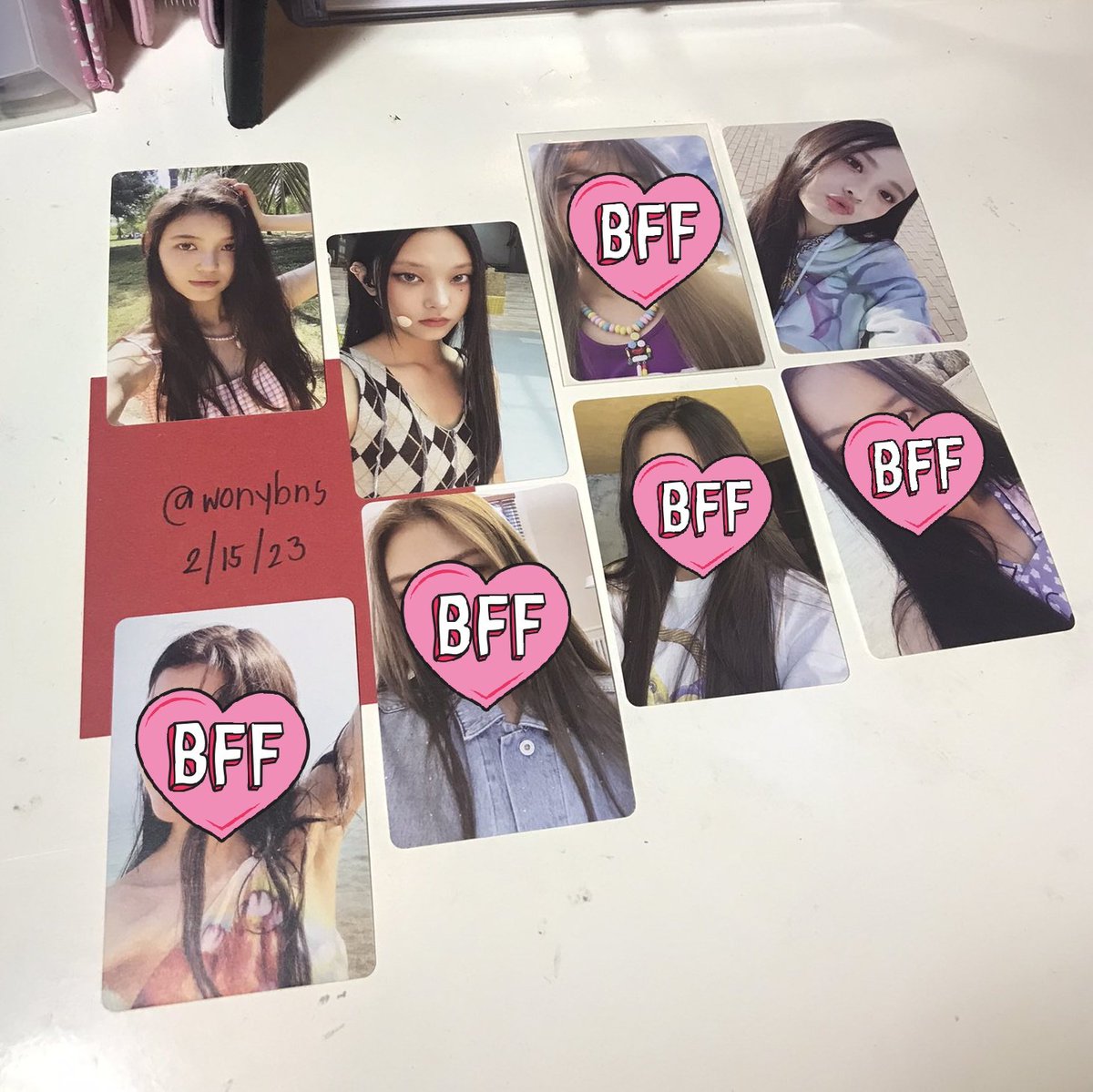 sanacofi's tweet photo. wts lfb newjeans ph ww

deco toplos &amp; newjeans pcs set

₱1,050 set + pf
mint pcs, deco toplos x if sensi
right unmarked stbo, x impatient
payo / 5 days reservation

t. haerin hyein danielle poke cheek bag pigtails mic noot noot omg message card weverse pc photocard https://t.co/QeCIDtrOMM