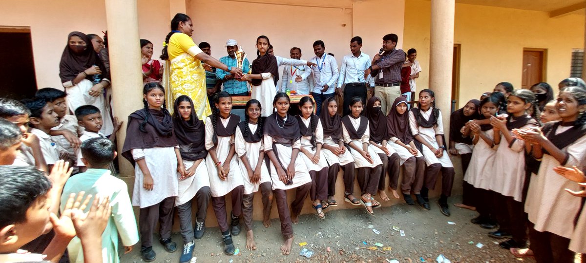 First prize got Girls team in Kho Kho