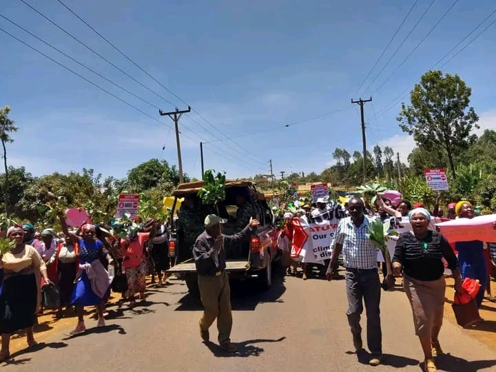 Belive_Kinuthia's tweet photo. Maandamano in Gatundu against Ruto's government. 

I thought only luos  demonstrates.

Haiya. https://t.co/WFF0ljPspg