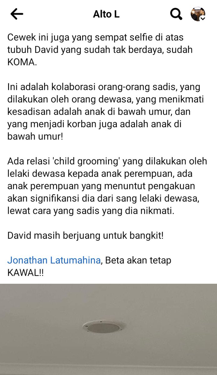 narkosun's tweet photo. SADIS!!!!

Liat video penganiayaan David oleh makhluk BANGS*T ini sungguh ga tega. Kejam seperti perilaku binatang. 

Pak @ListyoSigitP @DivHumas_Polri tolong jangan dikasih ampun makhluk ini. Beri hukuman setimpal! https://t.co/oJtHgEF8Tm