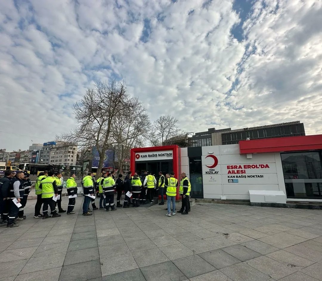 KanverOrg's tweet photo. Birimizin canı yandığında hepimizin canı yanar...

Bugün "Esra Erol'da Ailesi" bağışlarıyla Beşiktaş Barbaros Meydanında kan bağışı noktamız açıldı.

İyi ki varsın #KanDostum🩸 https://t.co/S3t7rWLlxv