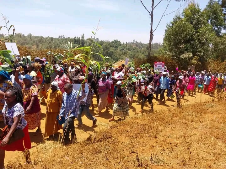 Belive_Kinuthia's tweet photo. Maandamano in Gatundu against Ruto's government. 

I thought only luos  demonstrates.

Haiya. https://t.co/WFF0ljPspg