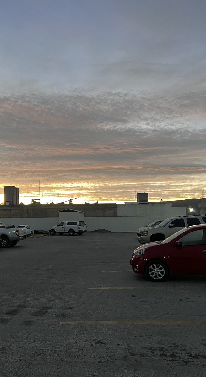 MatamorosGuridi's tweet photo. Amanecer zacatecano.. #QuePutoFrio 🥶🥶🥶🥶🥶 https://t.co/Mxr1ktvzlm