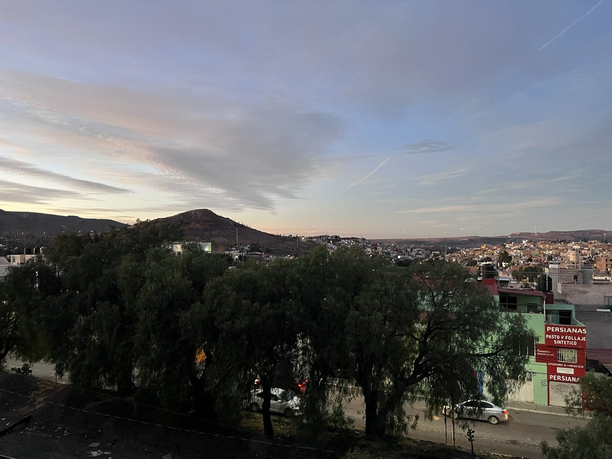 MatamorosGuridi's tweet photo. Amanecer zacatecano.. #QuePutoFrio 🥶🥶🥶🥶🥶 https://t.co/Mxr1ktvzlm