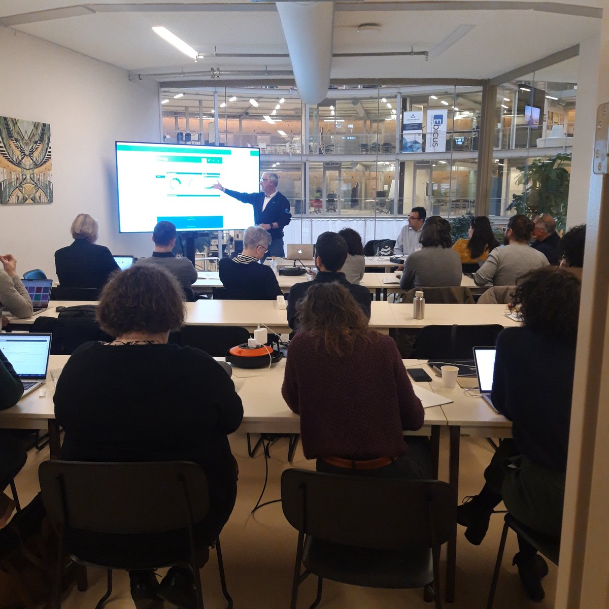 Sharing experiences on our #livinglab approach with SME's, growers, policy makers and other stakeholders within projects and trials during the #Cities2030 annual meeting in @CupolaXS. Learning how to improve strategies for generating sustainable and resilient #CFRS.