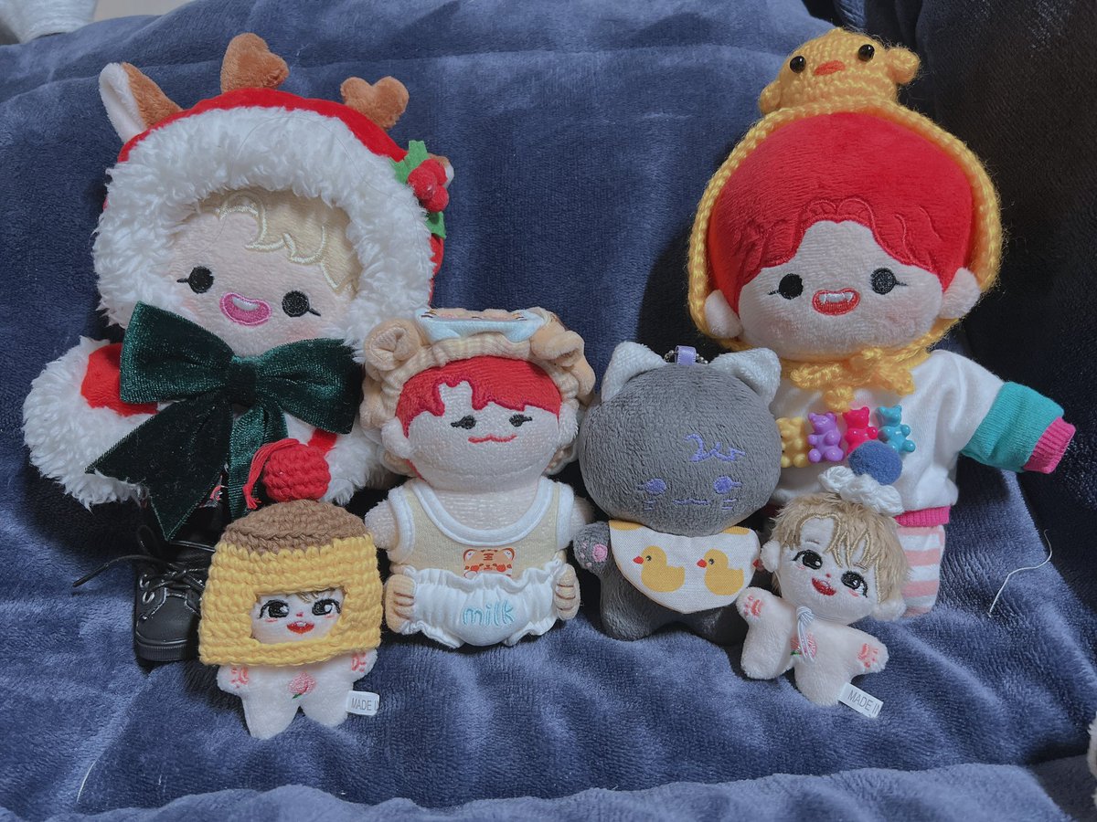 ㅠㅠㅠㅠㅠ와글와글 귀여운게 한가득이라 행복한 바순히ㅠㅠㅠㅠㅠ
(푸딩 모자 만들어놓고 회사에 두고 옴🤦🏻‍♀️)
한입뽀이 뇸샤 안 잃어버리고 잘 키울게여..(람지야.. 잘 지내니..?🥹
<a href="/xiadoll_10cm/">뇸🍑(뇸샤 재고 출고 중~)</a>