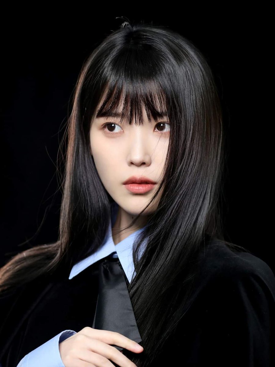 iu_pics's tweet photo. IU with bangs is flawless 😍 https://t.co/W9Fj0NpL7L