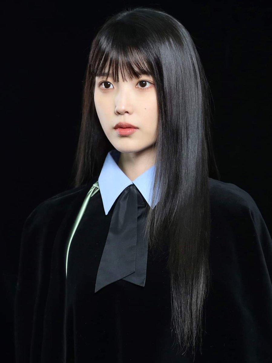 iu_pics's tweet photo. IU with bangs is flawless 😍 https://t.co/W9Fj0NpL7L