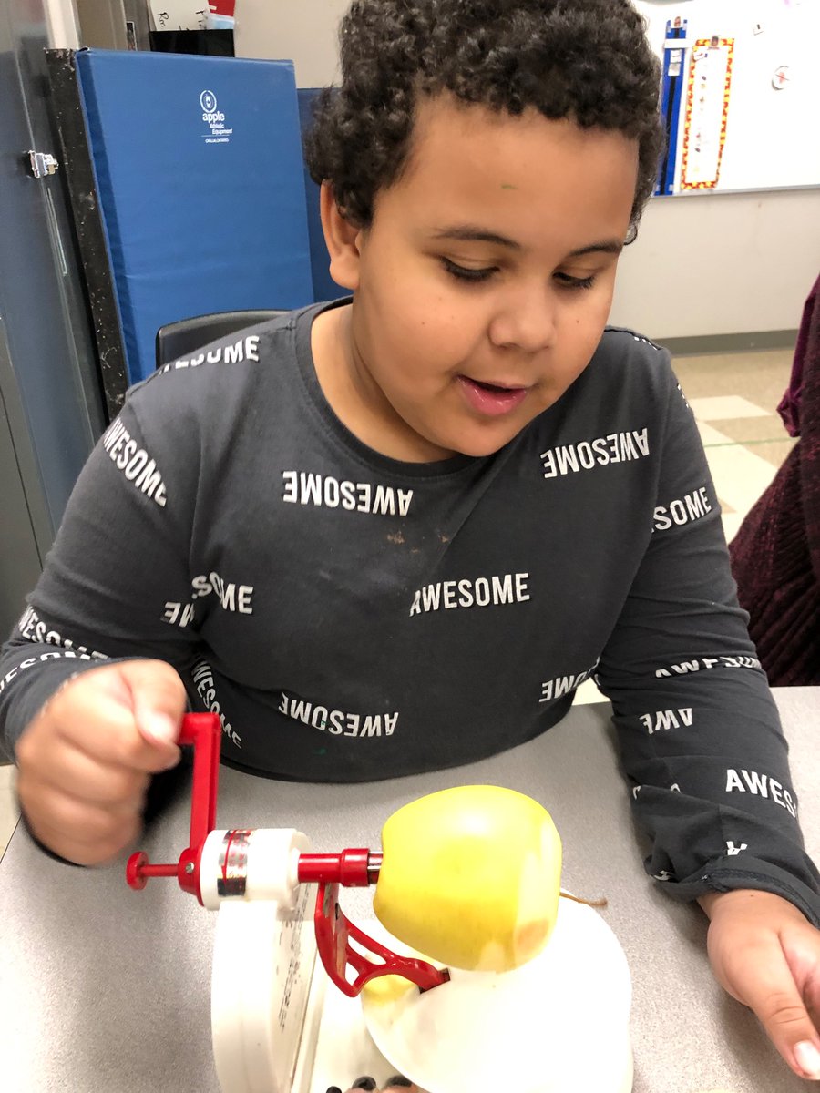 Miss_J_Piazza's tweet photo. Yesterday we made apple crisp with leftover apples we had in our snack bin. Our room smelled so good and the crisp was delicious! #gecdsbgains @WestgateWolves https://t.co/iZmYoMumsR