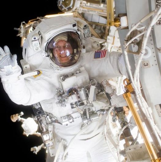 Astro_Cady's tweet photo. 🥳🎂🚀Please join me in extending warm birthday wishes to "Ordinary Spaceman" @Astro_Clay! Here's to many more amazing orbits! 💫 https://t.co/HTRUTTja8e