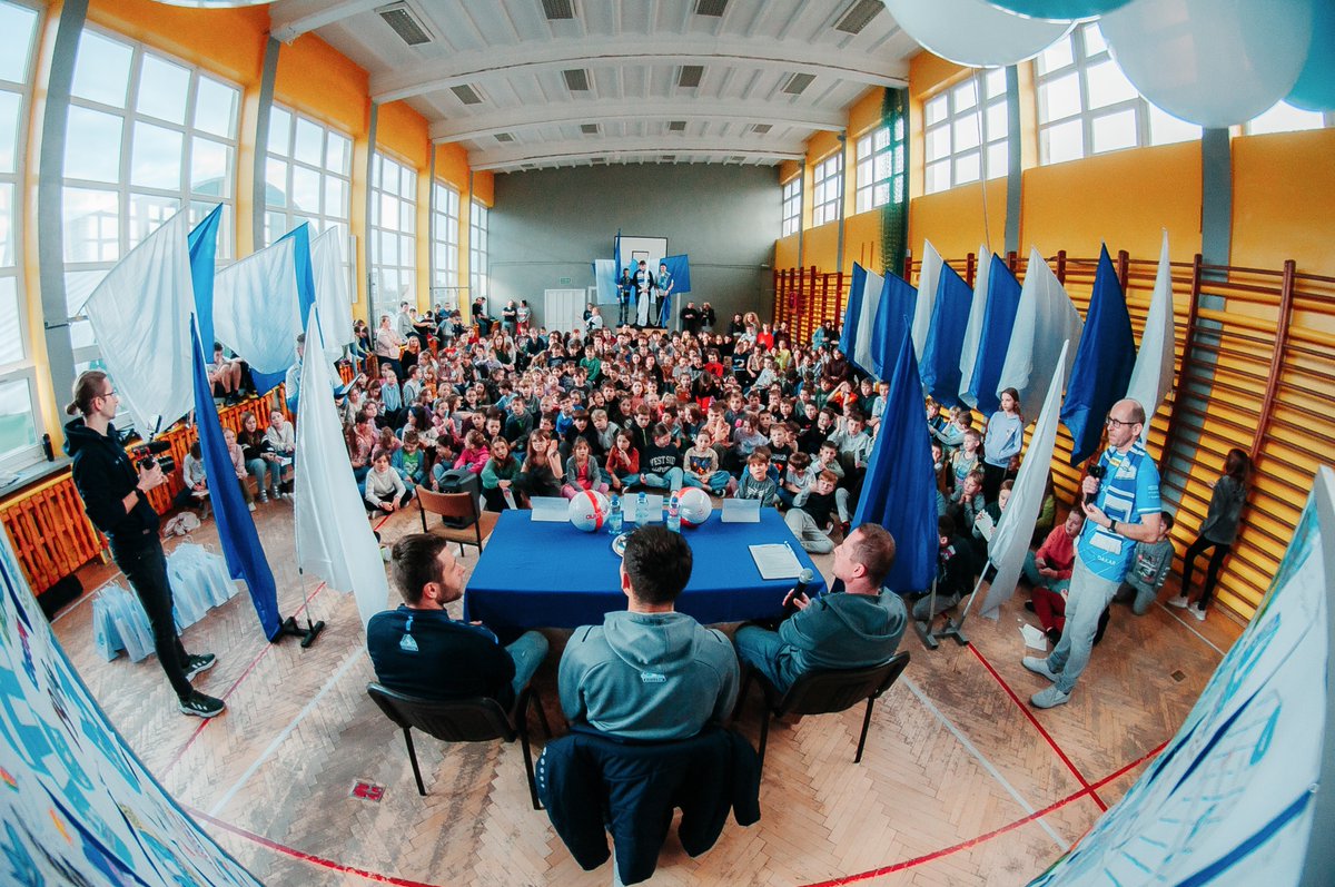 StalRzeszow's tweet photo. 📸Zobaczcie, jak wyglądała nasza pierwsza wizyta w ramach akcji #LekcjeZeStalą w SP 21 w Rzeszowie 👉 https://t.co/eafK4XEdVP https://t.co/RbOXJLR8wZ