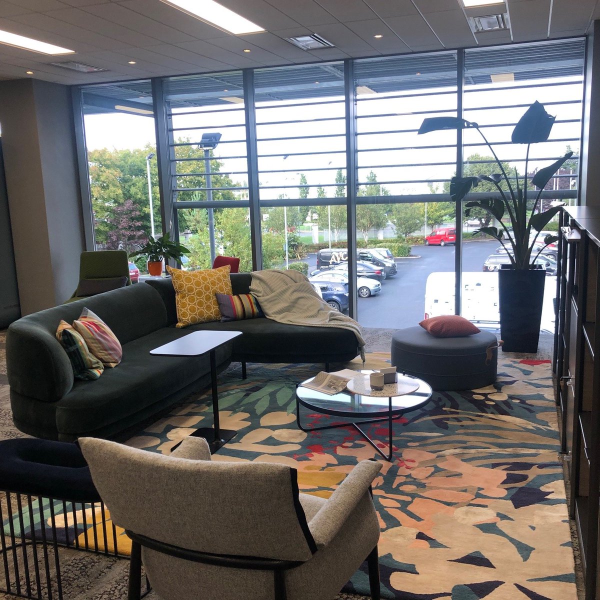 Phil_Pond's tweet image. #MIBHour A3: Create Workplace environments that inspire, relax, calm. Can't be IN all factories, but spaces like this where employees can go .. doesn't have to require vast budgets. It's all about environment &amp;amp; Wellness (Paramit Factory USA, SIG Workplace, Dublin)
