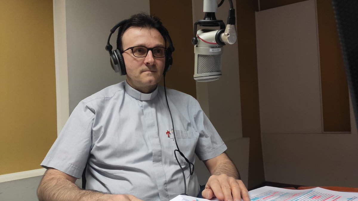 Rvaticanaitalia's tweet photo. “Cristo è nel malato che soffre, ma è anche in colui che serve il malato: se non lo si può guarire o curare, rimane sempre l’esercizio della consolazione”. Padre Gianfranco Lunardon, Vicario generale dei Ministri degli infermi.
@San_Camillo
Podcast 👉 https://t.co/689vIpbm5X https://t.co/W6OdN2Amw8