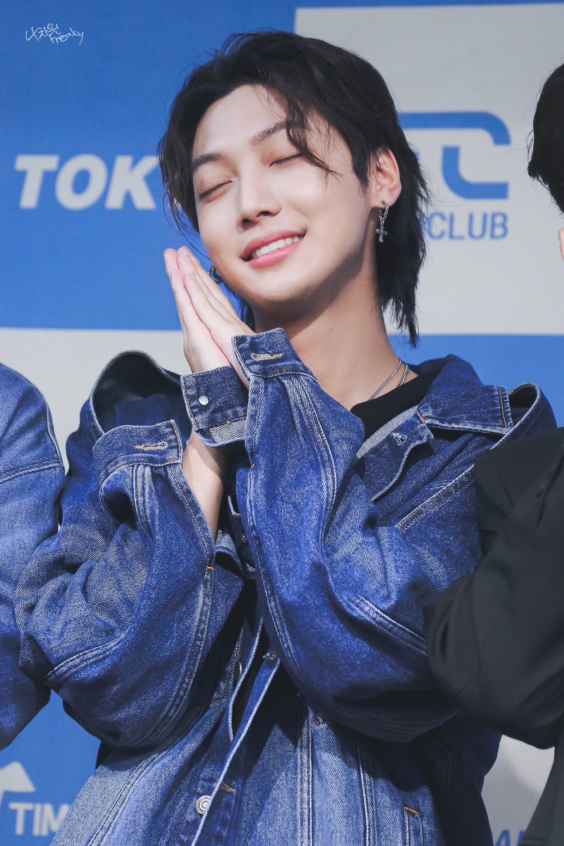 D4freakyKM's tweet photo. 《 HQ 》
🖤230219
BF LIVE EVENT in TOKYO 2023 BEGINNING
FC LIVE TOKYO

#BF #광민 #Kwangmin @KM__950424
#BOYFRIEND #보이프렌드 https://t.co/yy0IS4zi0w