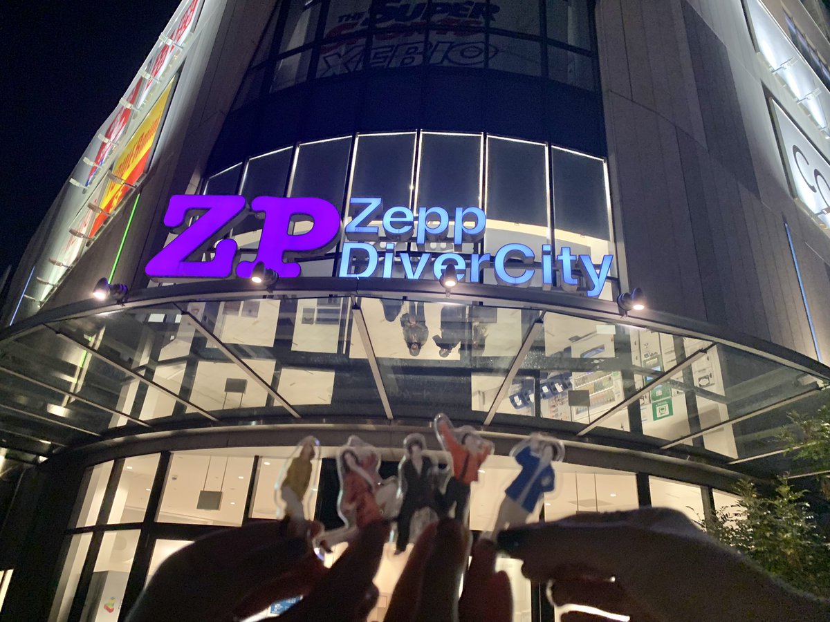 nulblack's tweet photo. ❤️‍🔥HIGH FIVE2023❤️‍🔥
BREIMENとkroiの3年ぶり歴史的決戦ディノさんも参戦して本当に本当に熱い闘いでした…😭‼️マジで余韻🥹！両バンドの深い絆垣間見える最高の対バン開催本当にありがとうございました🥲✨
#HIGHFIVE2023 #highfive_live #BREIMEN #Kroi #BREIMEN_Kroi https://t.co/9o4B8lND6o