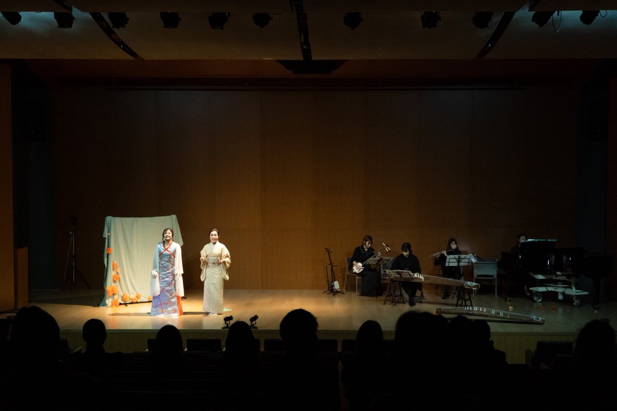 【感謝】
音楽劇「帯と」再演版
無事終演いたしました！

初演、再演、と段階を踏み、出演者、スタッフの皆様に沢山深めて頂いての大本番。伝わったな、とここまではっきり思えたのははじめてです。わたしは種をまいただけだけど、思い描いていた以上の花が咲きました。、！
総合芸術って
すごい。