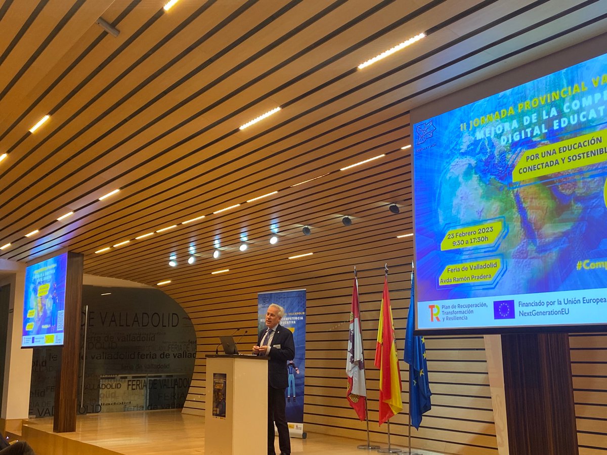 Inaugura la II Jornada #CompDigEdu_VA el Director General de Innovación y Formación del Profesorado Luis Domingo González Núñez. 

▶️ Alumnado protagonista. 
▶️Inteligencia Artificial y robótica.
▶️Privacidad y seguridad digital. 
▶️Liderazgo.

<a href="/educacyl/">Educación JCyL</a> <a href="/VALLA_TIC/">Maestros Colaboradores Valladolid</a>