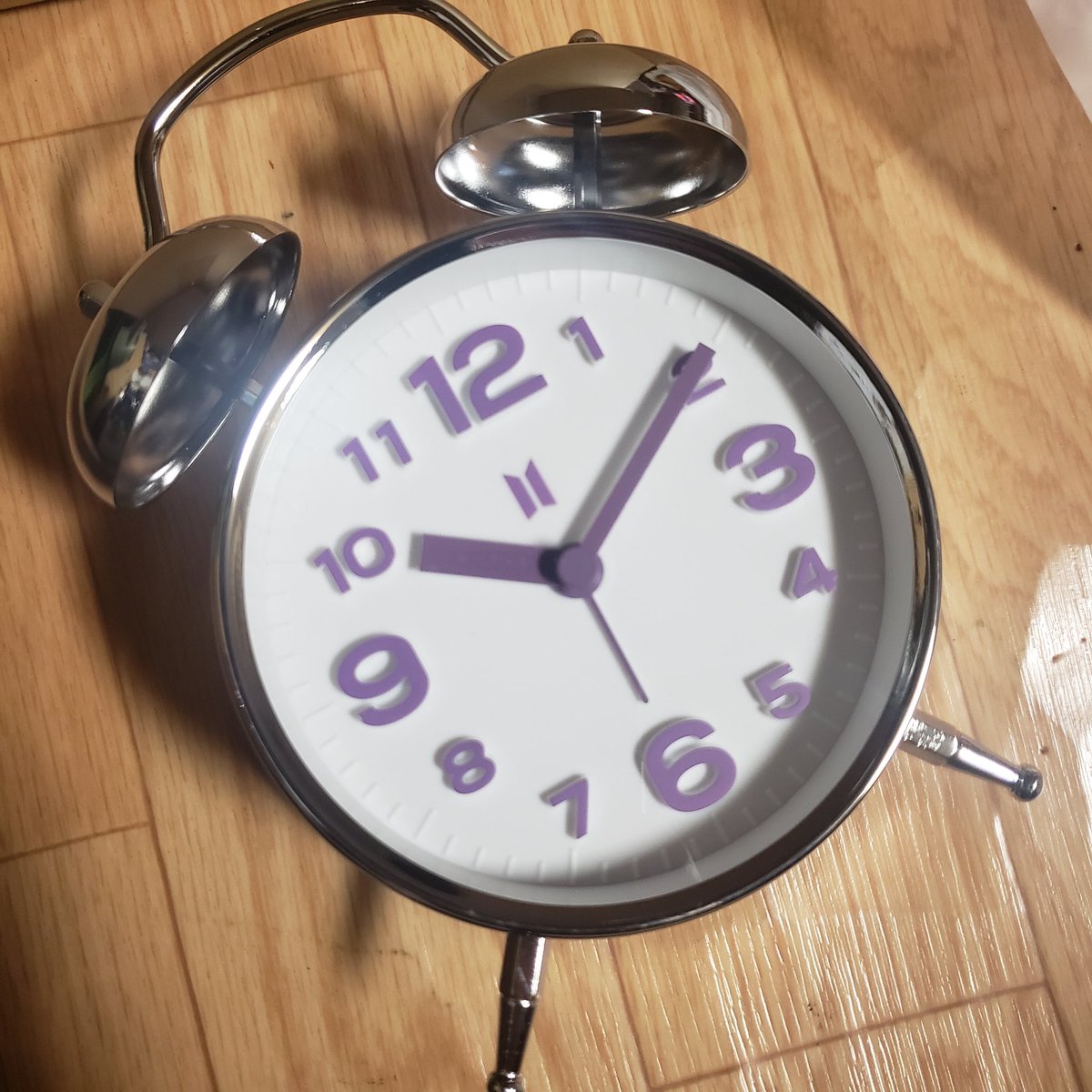 tateyan58's tweet photo. 目覚まし時計届きました~- ̗̀⏰𓈒 𓂂𓏸
デザインもレトロチックで可愛いしトレカもみんな可愛い🥹💗~
後からゆっくり声ききます🤭🤍.゚
#MERCHBOX9 https://t.co/fcqdDa1zVt