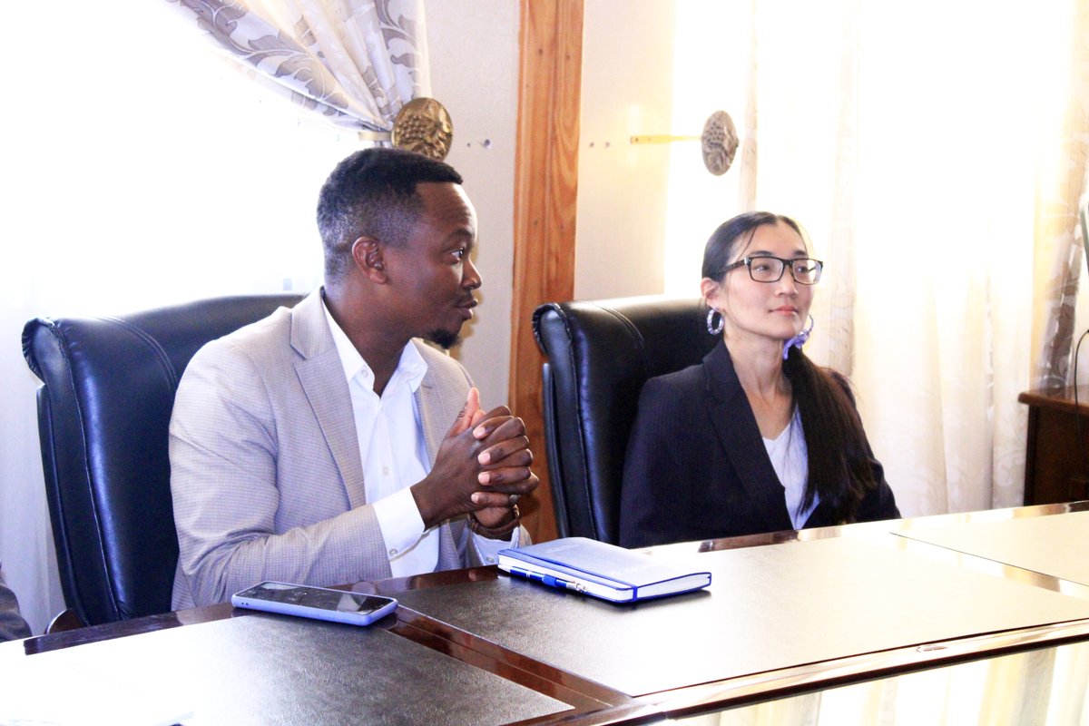 IOMLesotho's tweet photo. A courtesy call by a task force team on migration management from the Kingdom of Eswatini to Hon. Minister and Principal Secretary of the Ministry of Local Government, Chieftainship, Home Affairs and
Police, on their study tour in Mountain Kingdom of Lesotho.

Thnks 2 @IOMDevFund https://t.co/m0DPcUKx2r
