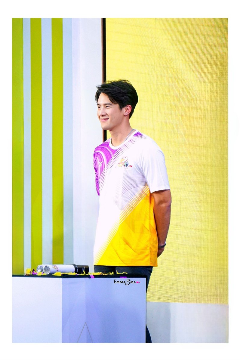 Emma__jma's tweet photo. รายงาน!!..รูปนุ้งบนเวที = 1 รูปถ้วน..จบการรายงาน!!!..😬😬😅😅..พยายามสุดแระค่ะ..ได้รูปเดียวจริงๆ😭😭💗💗💕💕
#แถลงข่าวฟุตบอล53ปีช่อง3
#Belovedfestival53ปีดีต่อใจ
#jamesma #james_jamesma #เจมส์มาร์ https://t.co/4jGoHp704q