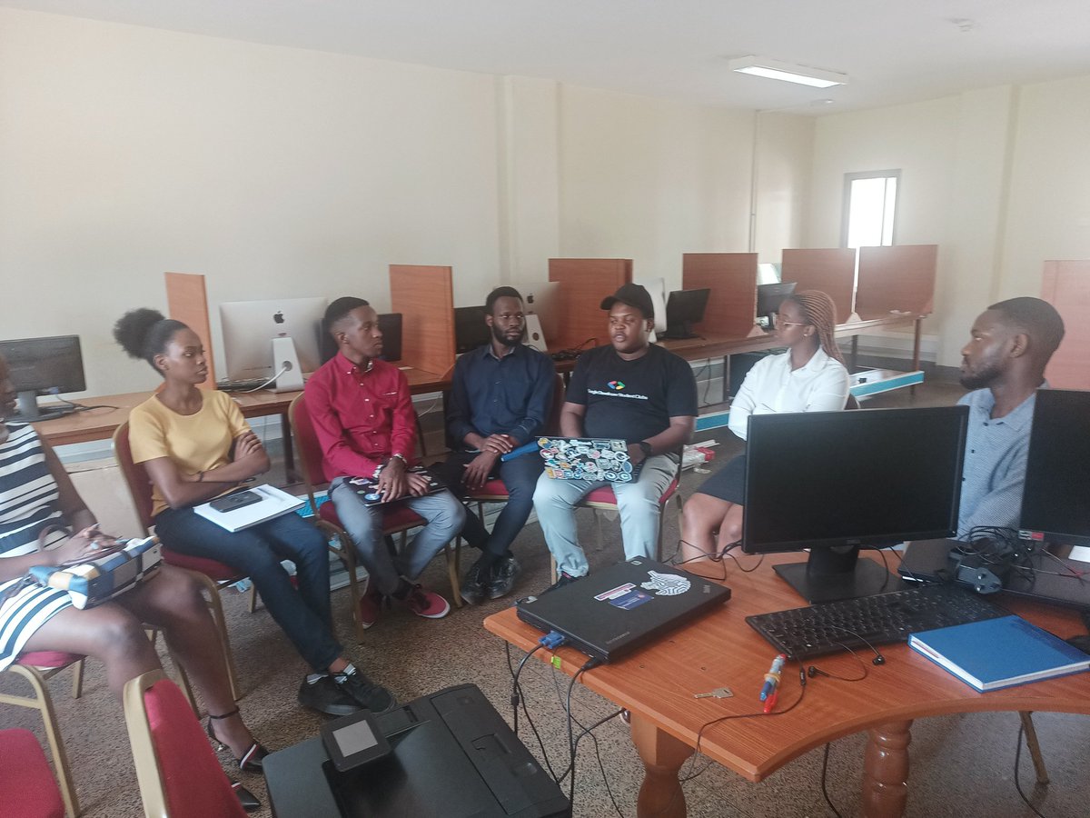 nekesa95's tweet photo. Great conversations with some of the Google developers students club at UCU @UCUacademics about using technology to solve problems in our community. 

Had the honor of interacting with young brilliant inspiring minds ready to take on the world. https://t.co/cpSSPVULIY