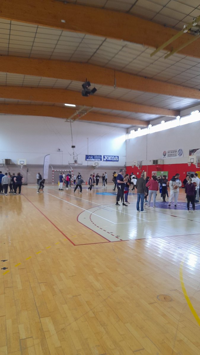 #stadeverslemploi aujourd'hui à <a href="/dijon/">Ville de Dijon</a> en partenariat avec @pole_emploi @poleemploi_bfc <a href="/Paris2024/">Paris 2024</a> et <a href="/ffbasketball/">Fédération Française de BasketBall</a>