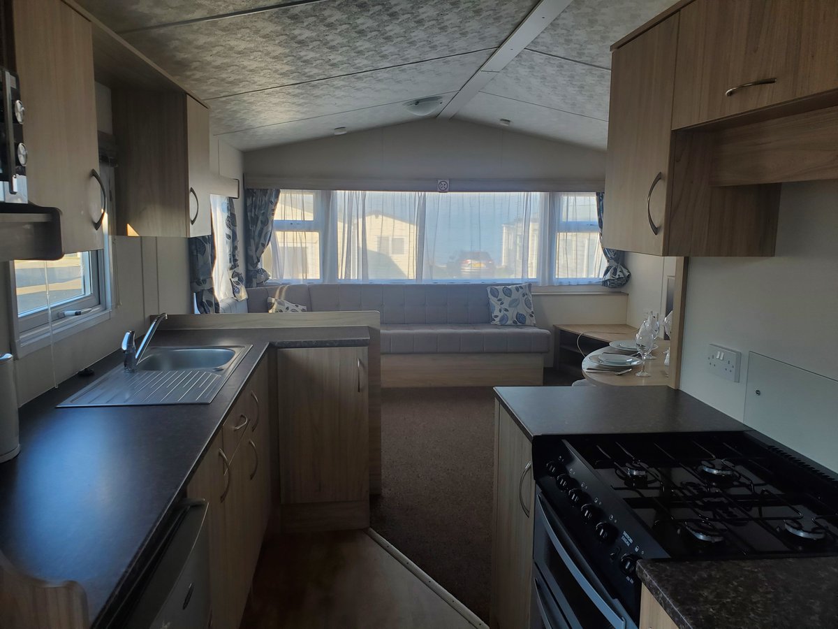 CastawaysBacton's tweet photo. Inside view Kitchen and living area https://t.co/QOqJDIMfTh