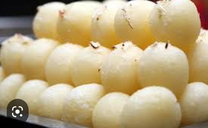 کیا پسند ہے آپ کو؟؟
رس گلے.😍✌️۔      گلاب جامن.😍✌️