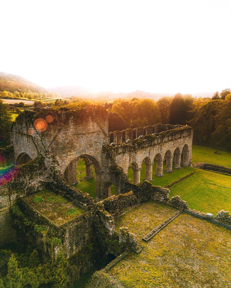🎉Happy #Shropshire Day!

From the rolling hills of the Long Mynd to bustling farmers markets, Iron Age hillforts to award-winning festivals, Shropshire is a county steeped in history, culture and heritage.

1/3
