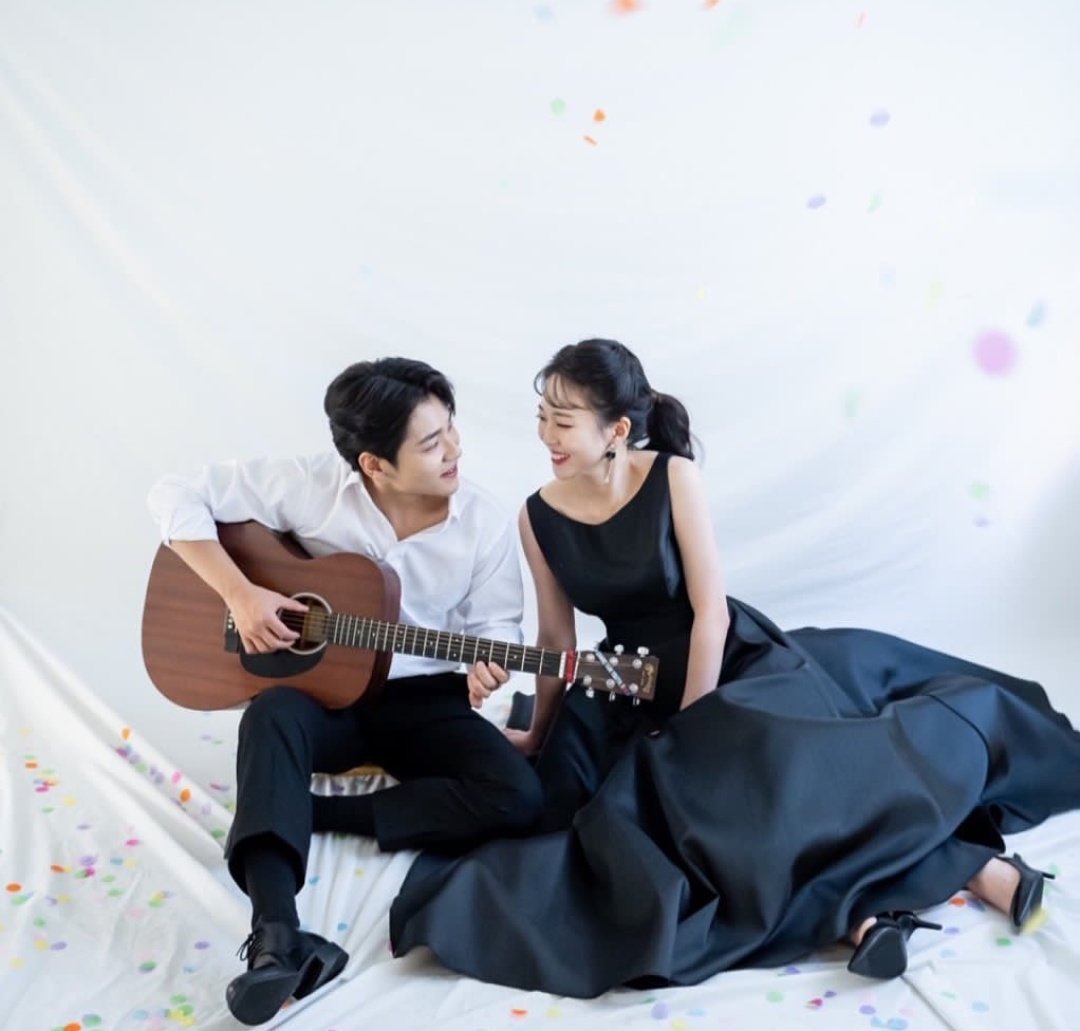 hoppiyoun_J's tweet photo. Is he is getting married!!!? I'm confused.
He announced the day after his birthday 🥹 If it is then Congratulations Sungkyu !!!
#엔분의일 #oneovern #ovrn https://t.co/emVYSPRUix