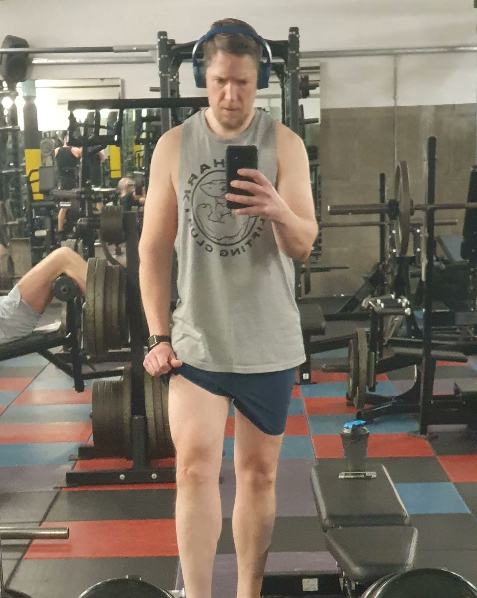 GavinWi79234383's tweet photo. Current shape 2 weeks into #bulk not bad starting point. No abs but leanest been for while. Legs shaking after #legday 2 of week, guess did something right 🤣 #bodybuilding #muscles #quads #letsgethuge #fitness #getwole #gethuge #quadzilla #TeamVikingMuscle #gymbox #gymboxbank https://t.co/yiioK8KvXB