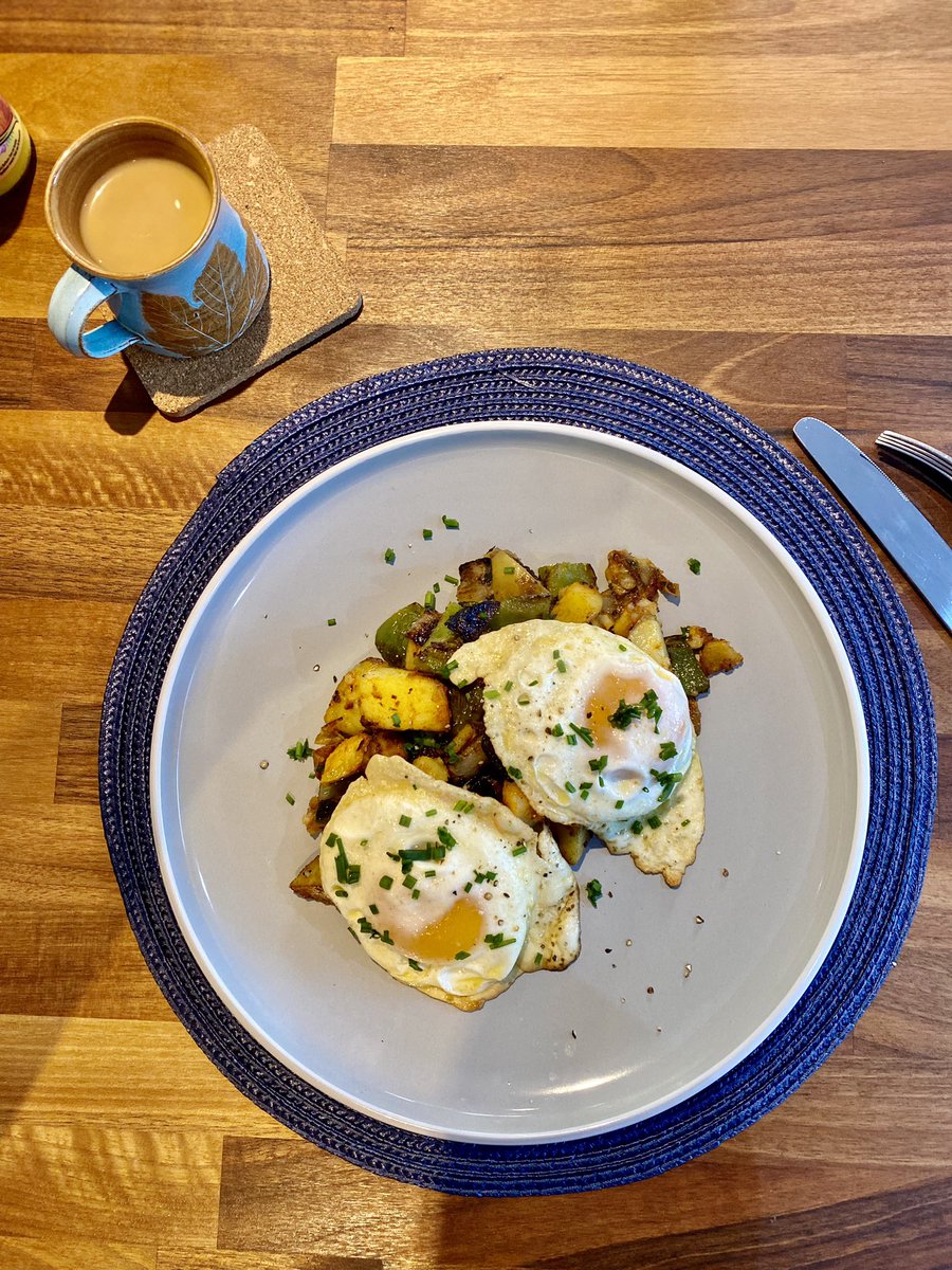KarlDHolbrook's tweet photo. Peak day off vibes #breakfastforone https://t.co/jJRzmoRYud